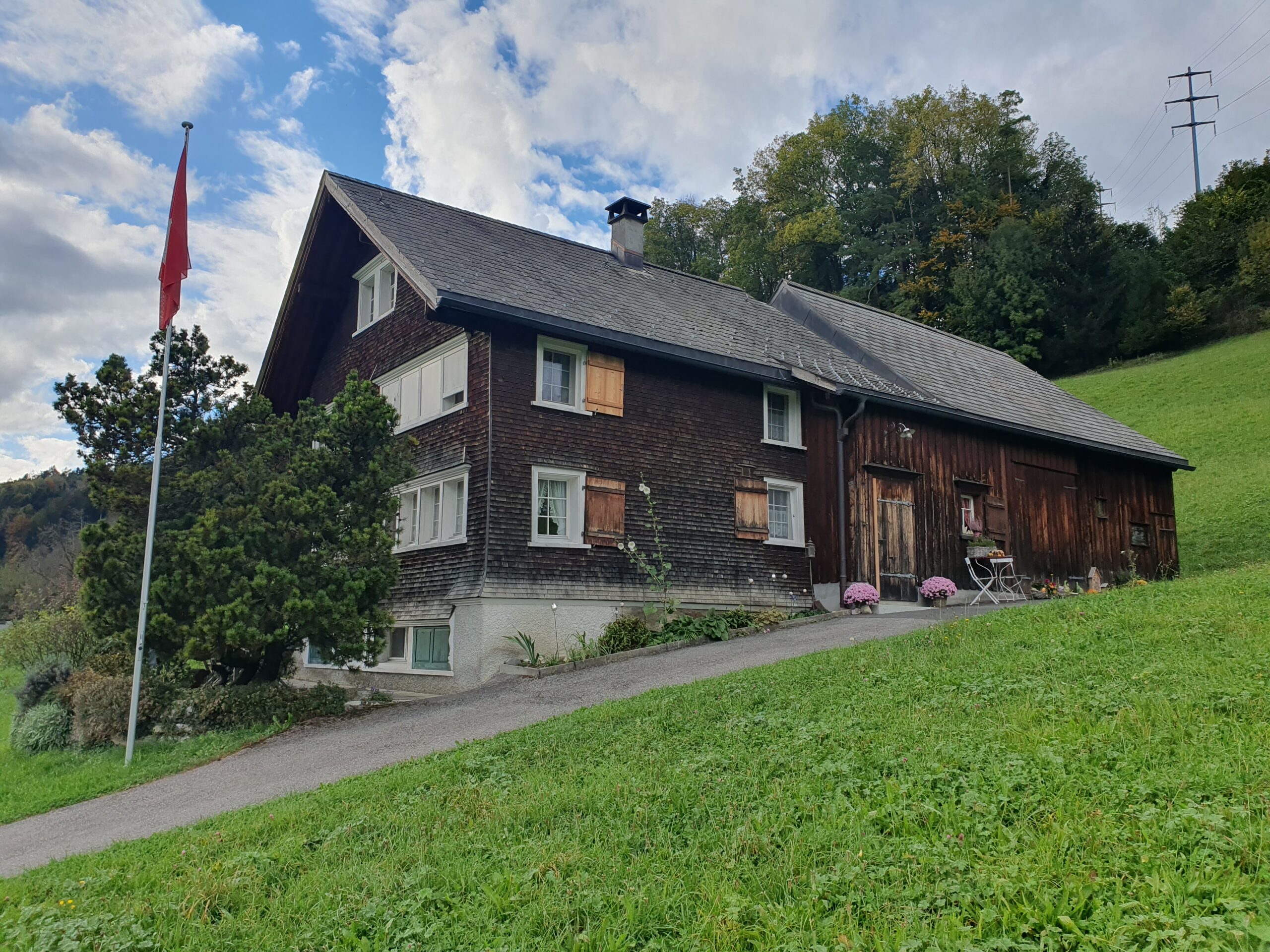 «Alter Weberkeller in gut einem Jahr ins Trockene gebracht.»